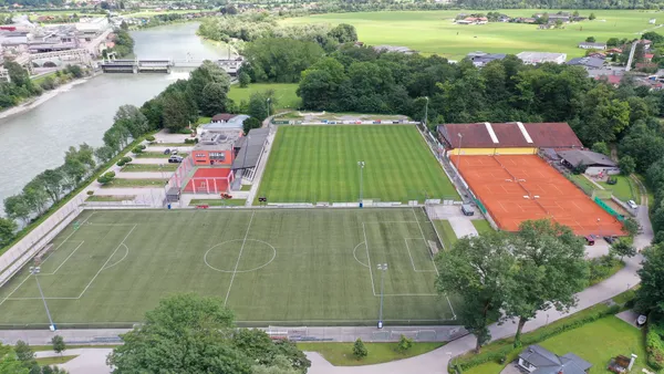 Kunstrasenplatz UFC Hallein - SOCCATOURS