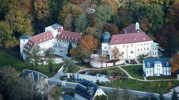 Hotel Schloss Schweinsburg - SOCCATOURS